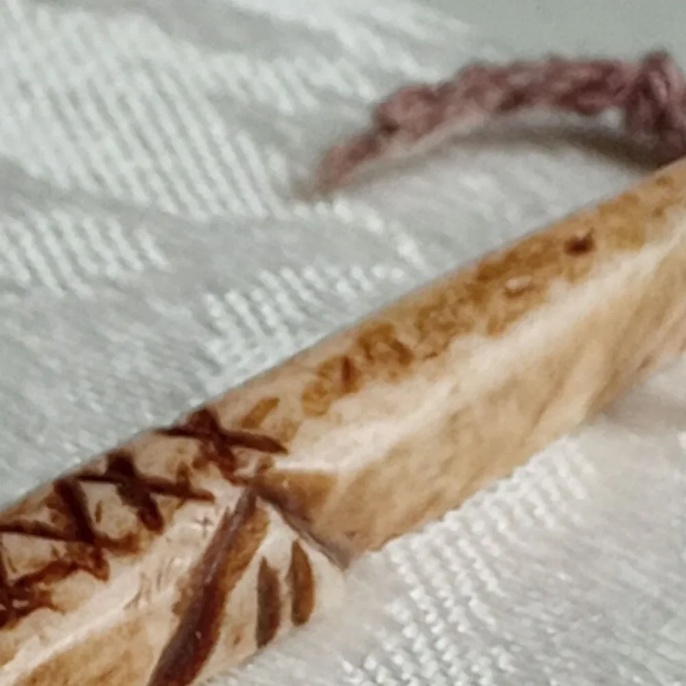 Vintage ooak Hand Carved crocodile Alligator pendant 3.5